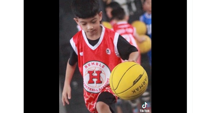 Jan Ethes jadi anak basket