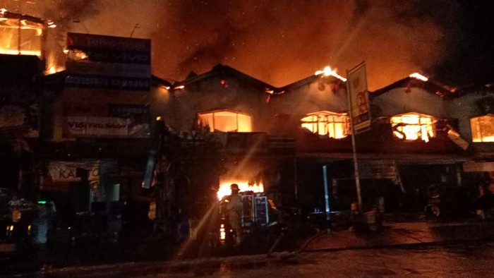 Kebakaran di Jayapura Papua menghanguskan enam unit ruko.