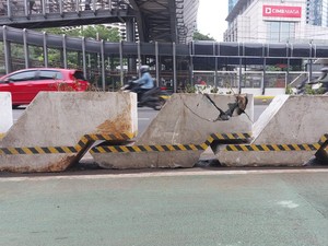 Tak Ada Tilang bagi Pemobil Fortuner Usai Bikin Jalur Sepeda Porak-Poranda