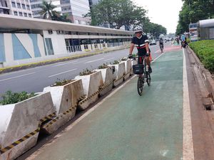 B2W: Jalur Sepeda Bukan Soal Besar Kecil tapi Keamanan-Kenyamanan
