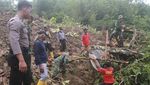 Longsor Timbun Rumah dan Dua Warga di Gunungkidul
