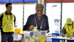 Momen Mahathir dan Anwar Ibrahim Berikan Suara di Pemilu Malaysia