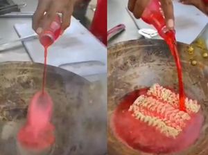 Racikan Mie Instan Campur Minuman Stroberi, Kayak Apa Rasanya?
