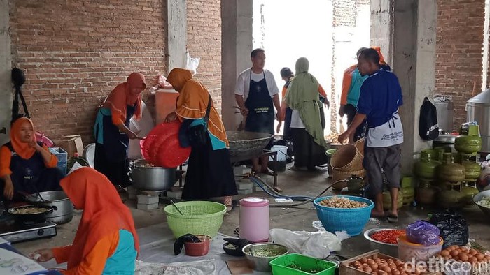 muktamar Dapur umum muktamar ke 48 Muhammadiyah dan Aisyiyah di Desa Gonilan, Kecamatan Kartasura, Sukoharjo.