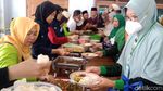 Penampakan Sibuknya Dapur Umum Muktamar Muhammadiyah di Solo