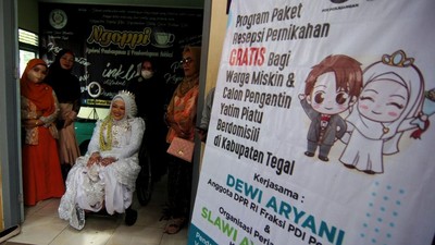 Pasangan Difabel Ini Nikah Secara Gratis