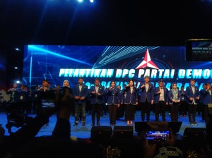 Didampingi Annisa Pohan, AHY Lantik 27 Pengurus DPC Demokrat Se-Jabar