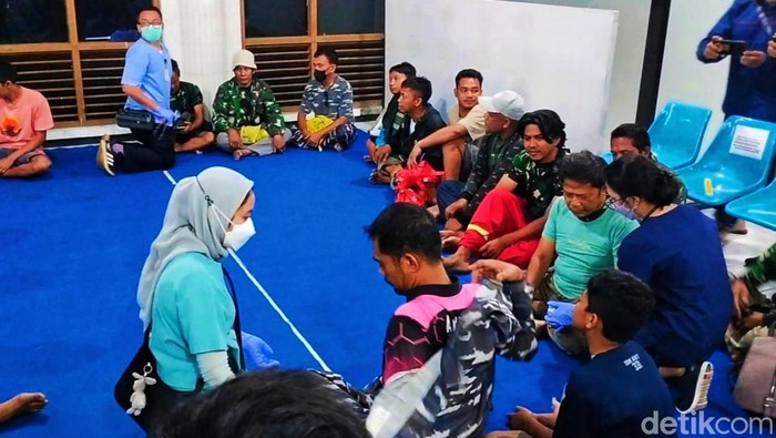 Penumpang KM Mutiara Timur 1