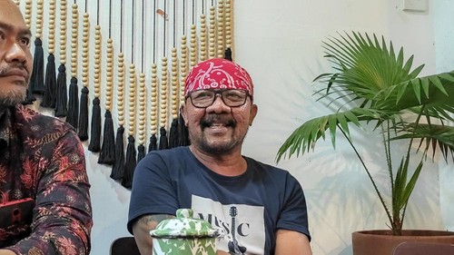 Penyanyi pop Bali legendaris, Yong Sagita,