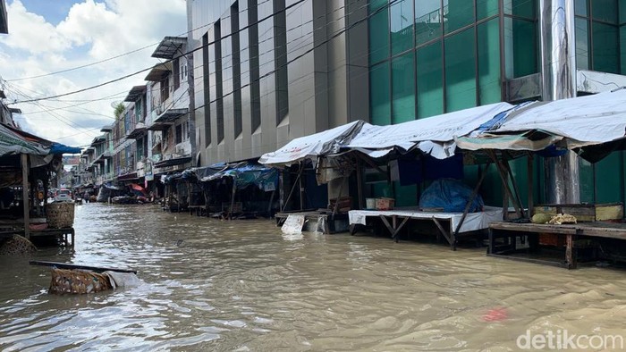 Potret banjir di Medan.