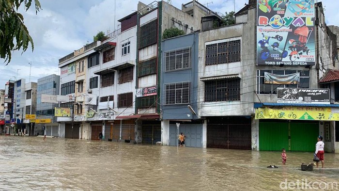 Potret banjir di Medan Potret banjir di Medan.
