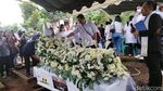 Potret Haru Pemakaman Rudy Salam Kakak Roy Marten di Salatiga