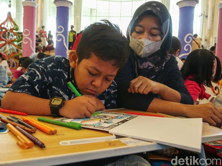 Ratusan Anak Adu Kreatif di Lomba Mewarnai