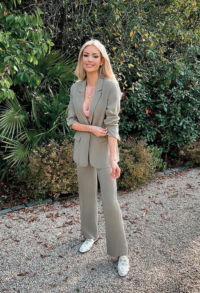 8 Foto Model Playboy yang Foto Nude-nya Ketahuan Anaknya