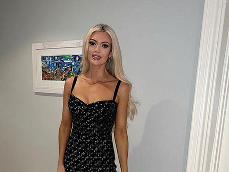 8 Foto Model Playboy yang Foto Nude-nya Ketahuan Anaknya