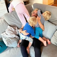 Inilah potret keluarga Rossana. Hidupnya kini sudah terasa lengkap setelah lahirnya anak kembar mereka. Foto: dok. Instagram