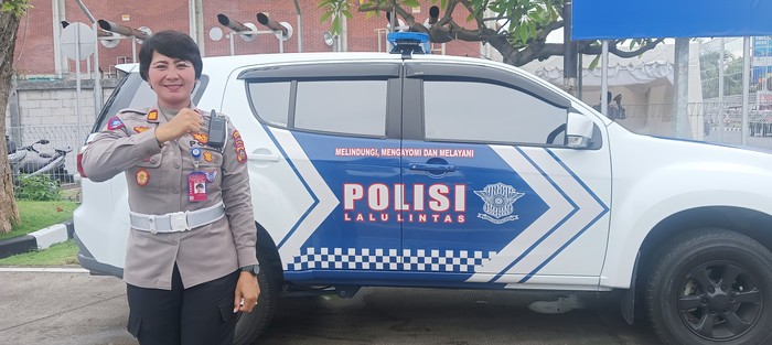 Sosok AKP Ni Luh Tiviasih, Kepala Satuan Lalu Lintas (Kasat Lantas) kepolisian Resort (Polres) Bandara I Gusti Ngurah Rai. Foto: Triwidiyanti