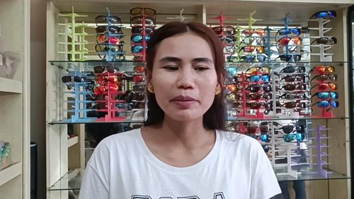 Wahyuni, sosok wanita yang menerobos iring-iringan Presiden Jokowi saat kunjungan kerja (kunker) di Pasar Badung, Denpasar, Bali, Kamis (17/11/2022) lalu.