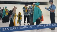 Sebelumnya, penerbangan umrah di Kertajati dijadwalkan pada 7 November 2022 namun batal. Penerbangan umrah terakhir kali dioperasikan dari Bandara Kertajati yakni pada 2018 dan 2020.
