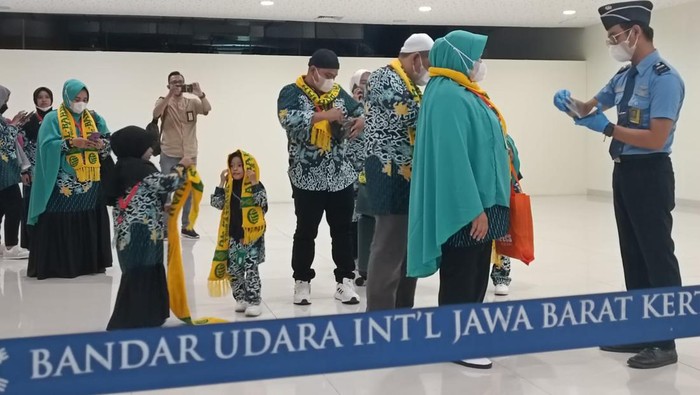 Antusiasnya Jemaah Umrah Bandara Kertajati