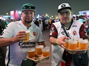 Presiden FIFA ke Fans: Gak Minum Bir 3-4 Jam, Masih Hidup Kan?