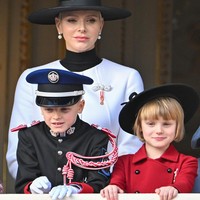 Putri Charlene sempat mengunggah foto penampilan kedua anaknya di perayaan tersebut. Happy National Day 🇲🇨, tulis perempuan asal Afrika Selatan itu. Keduanya sangat menggemaskan, puji seorang netizen. (Foto: Corbis via Getty Images/Stephane Cardinale)