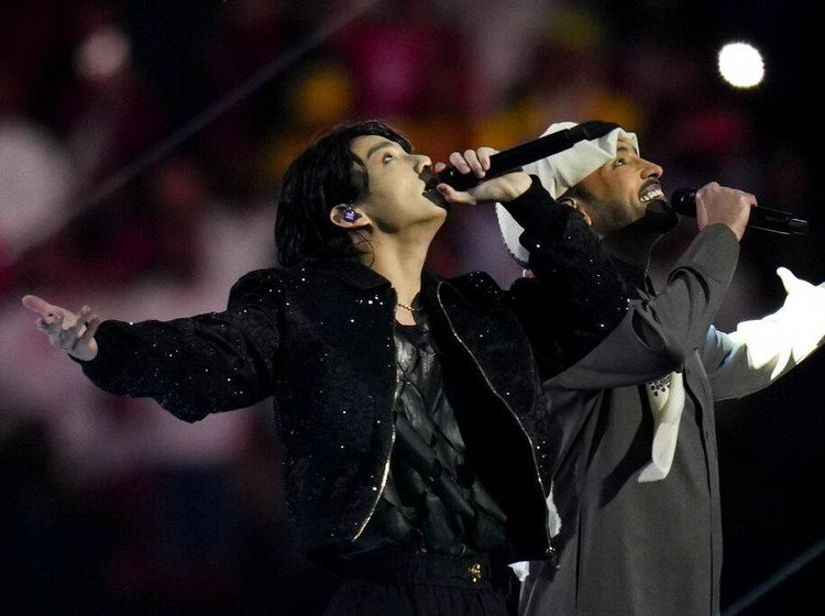 Potret Jungkook BTS Saat Tampil di Pembukaan Piala Dunia 2022