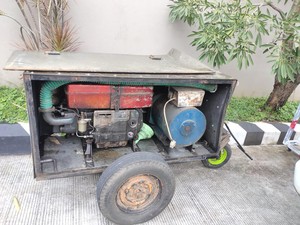 Pemotor Tewas Usai Tabrak Genset Lepas dari Gandengan Pikap di Kudus
