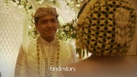 Senyum Rendi Jhon melihat Glenca Chysara yang resmi menjadi istrinya. Foto: dok. Live Instagram Bridestory