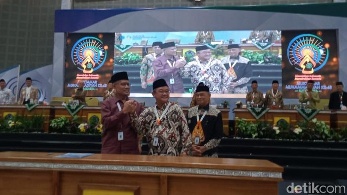 Haedar Nashir dan Abdul Muti terpilih lagi menjadi Ketua Umum (Ketum) dan Sekretaris Umum (Sekum) Pimpinan Pusat (PP) Muhammadiyah, Minggu (20/11/2022).