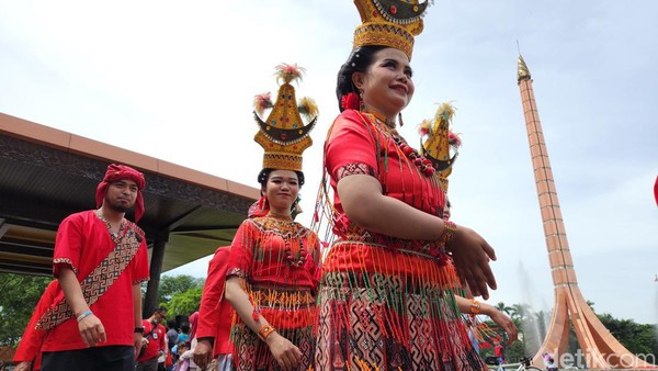 Penjualan tiket sudah dibuka sejak Rabu (16/11). Direktur Utama PT Taman Wisata Candi Borobudur, Prambanan dan Ratu Boko (PT TWC) Edy Setijono berkata dalam dua jam pembukaan penjualan tiket saja, sudah ratusan yang terjual. Penjualan tiket sudah dibuka sejak Rabu (16/11). Direktur Utama PT Taman Wisata Candi Borobudur, Prambanan dan Ratu Boko (PT TWC) Edy Setijono berkata dalam dua jam pembukaan penjualan tiket saja, sudah ratusan yang terjual.Â