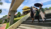 Usai direvitalisasi, kendaraan roda empat dan roda dua dipusatkan dalam satu gedung parkir.  