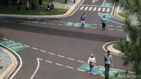 Pedestrian di kawasan TMII sudah tampak tertata dengan rapi. 