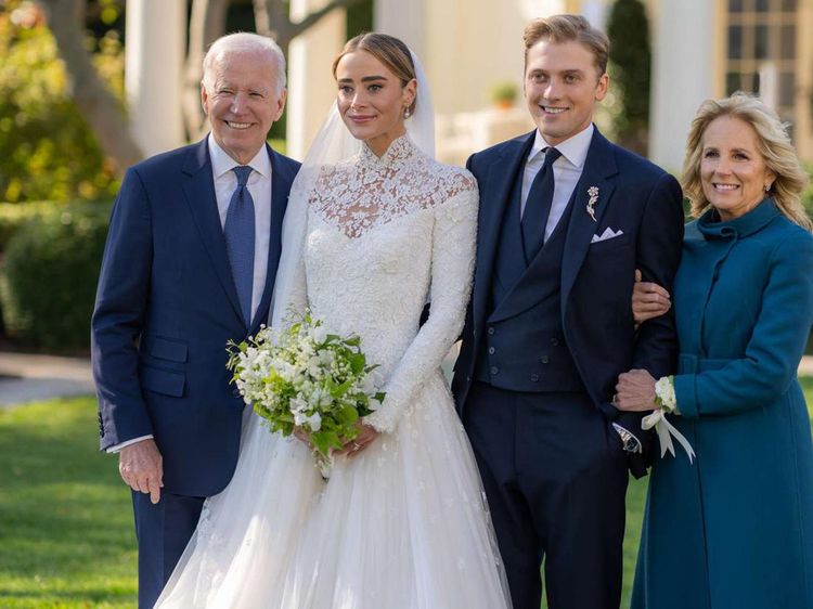 5 Potret Pernikahan Cucu Perempuan Joe Biden yang Menikah di Gedung Putih