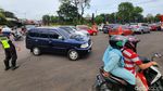 Potret Antrean Kendaraan di Hari Pertama TMII Buka Pascarenovasi