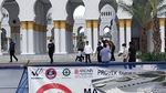 Momen Jokowi, Iriana dan Jan Ethes Kunjungi Masjid Sheikh Zayed Solo