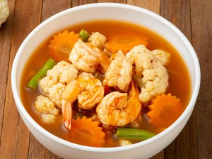 Resep Sup Udang dan Sayuran yang Gurih Segar, Cocok untuk Makan Malam