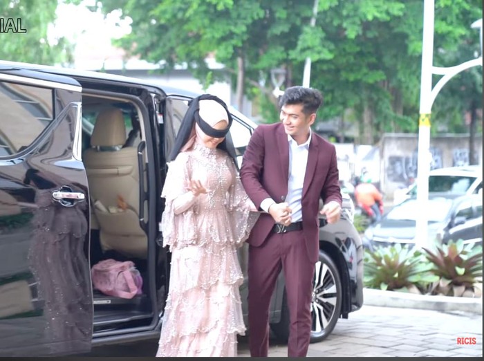 Ria Ricis dan Teuku Ryan anniversary pertama pernikahan.