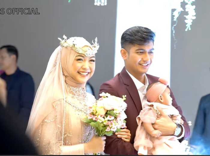 Ria Ricis dan Teuku Ryan anniversary ke-1 pernikahan.