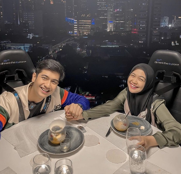 Setahun Menikah, Teuku Ryan dan Ria Ricis Makin Sering Makan Romantis Bersama