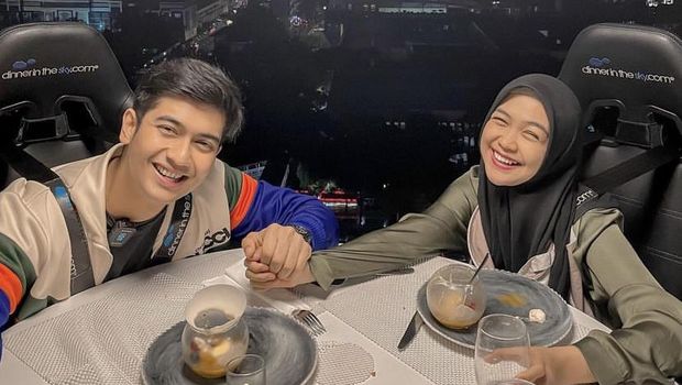 Setahun Menikah, Teuku Ryan dan Ria Ricis Makin Sering Makan Romantis Bersama