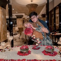 Setelah mediasi berkali-kali akhirnya pengadilan resmi memutuskan Ricis dan Ryan kini bukan lagi sepasang suami-istri. Dalam putusan tersebut juga tertulis jika Ryan wajib memberikan nafkah untuk sang anak hingga dewasa sebesar Rp 10 juta per bulan. Foto: Instagram @teukuryantr