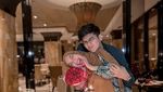 Setahun Menikah, Teuku Ryan dan Ria Ricis Makin Sering Makan Romantis Bersama