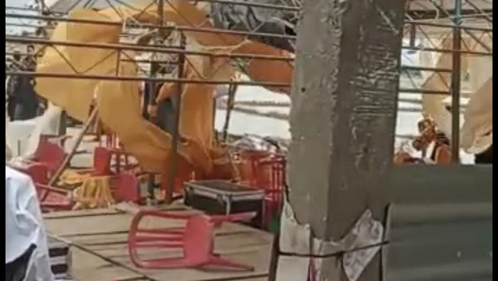 Tenda Pernikahan Sidrap Rusak Diterjang Angin Kencang, Kursi Berterbangan