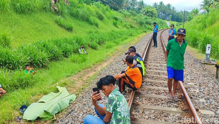 Tertabrak KA Banyuwangi