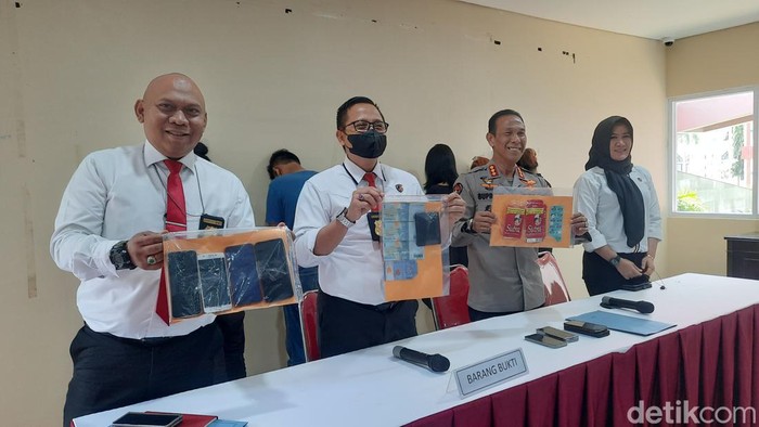 20 orang diamankan terkait prkatik open BO di Palembang