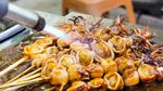 20 Sate Cumi dan Gurita Bakar Kenyal Gurih Ada di Sini!
