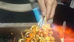 20 Sate Cumi dan Gurita Bakar Kenyal Gurih Ada di Sini!