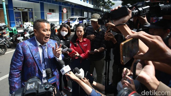 Agenda Konfrontir Irjen Teddy Minahasa Hari Ini Batal
