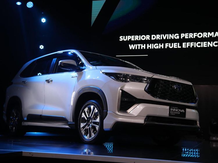 Melihat Lebih Dekat Toyota Kijang Innova Zenix